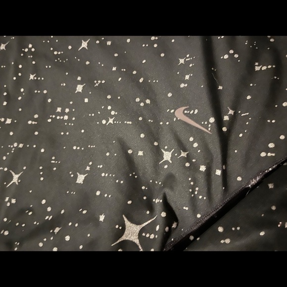 Dri-FIT Celestial Long-sleeve Crop Top - Picture 12 of 12
